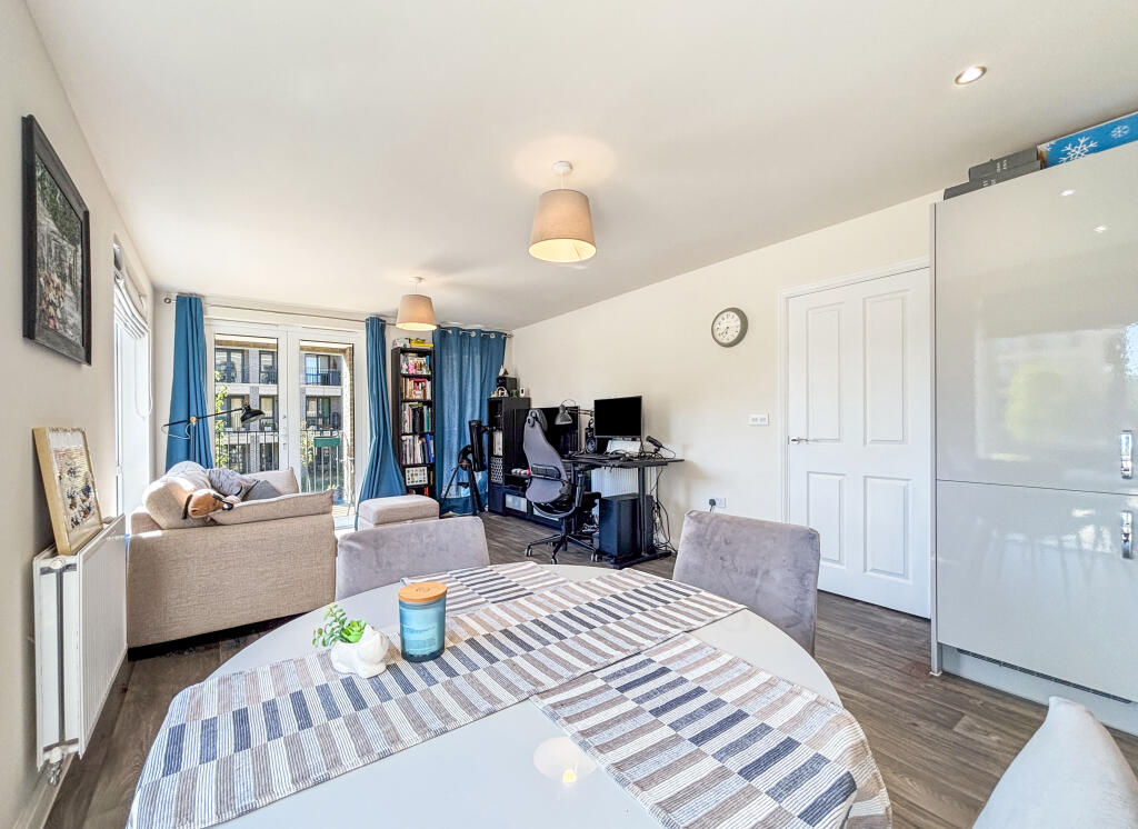 Apartment in South Cambridgeshire, South Trumpington - View 5