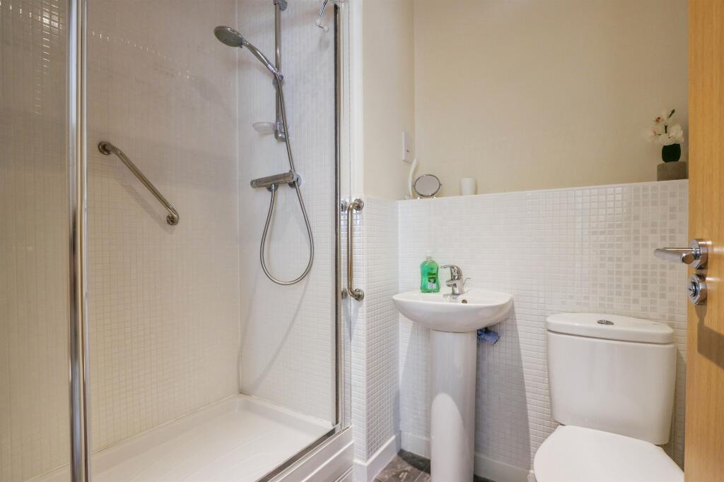 Apartment in Poole - More