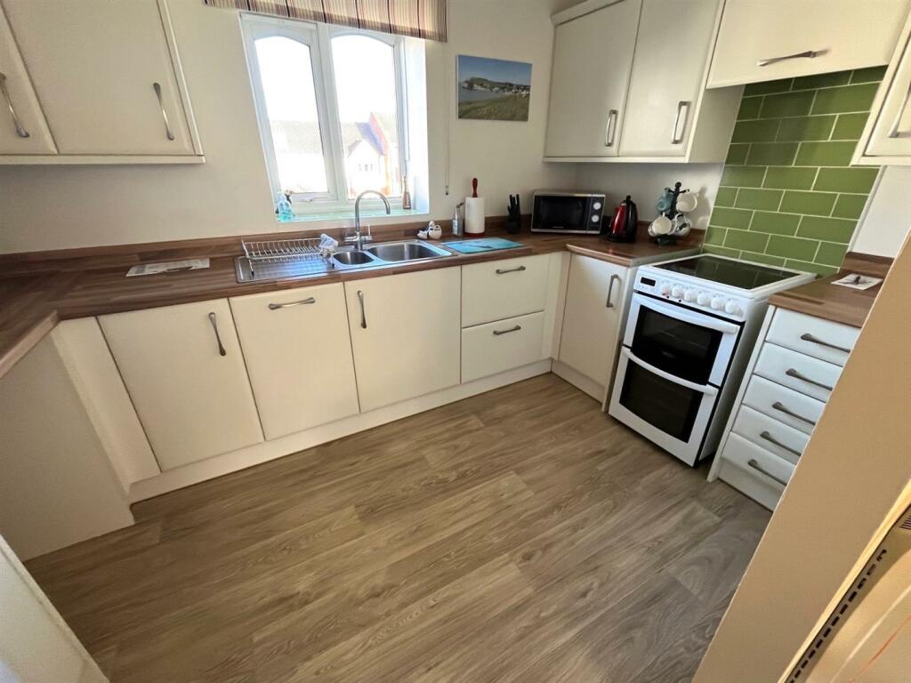Excellent Retirement Apartment in Henleaze Bristol photo 4