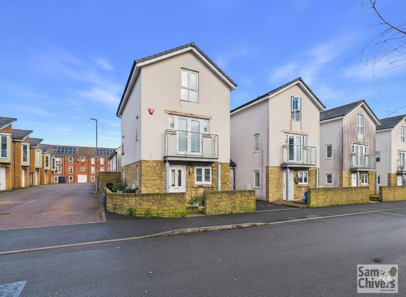 4-bed detached on Nightingale Way, Midsomer Norton, £349,950