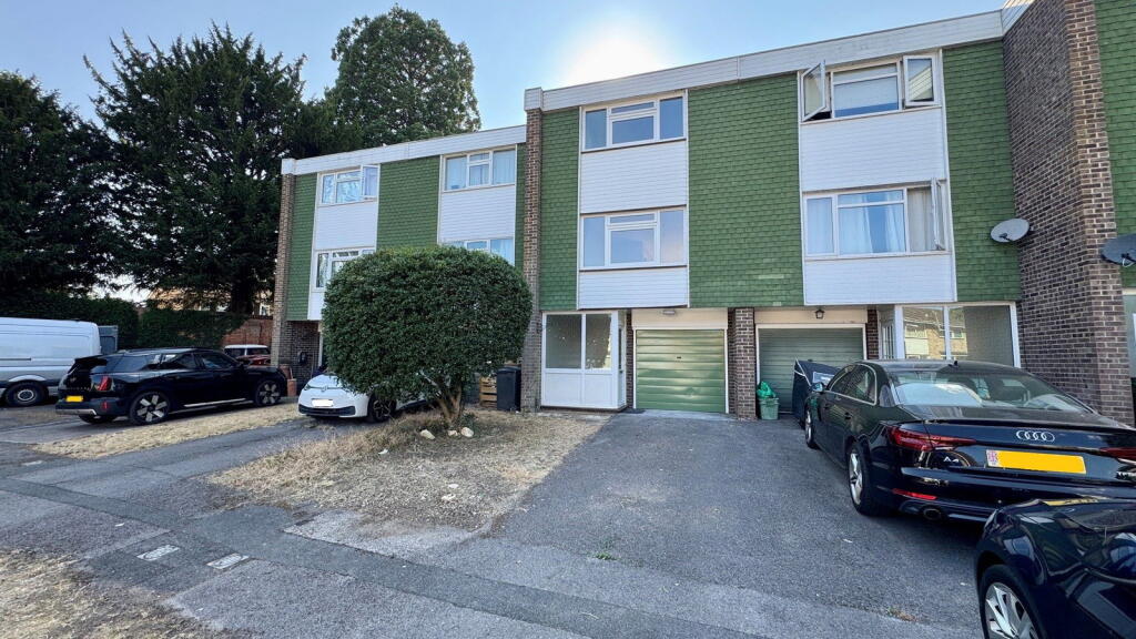 Main image of property: Speen Hill Close, Newbury, RG14 1QR