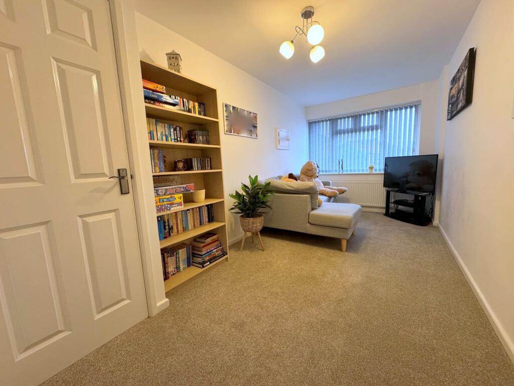 Glencroft Close, Branston, Burton-on-Trent, DE14 photo 4