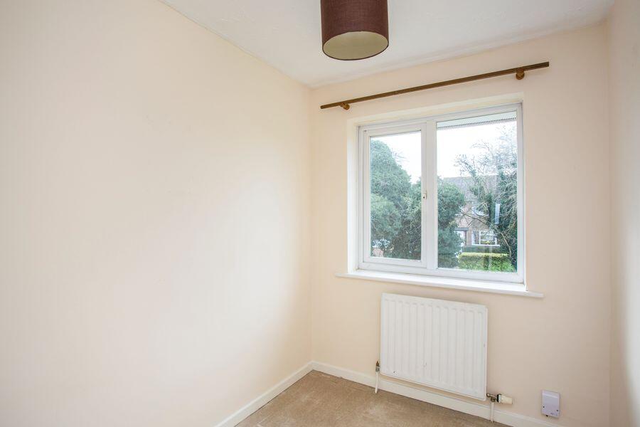 Porter Road, Basingstoke, RG22 - More