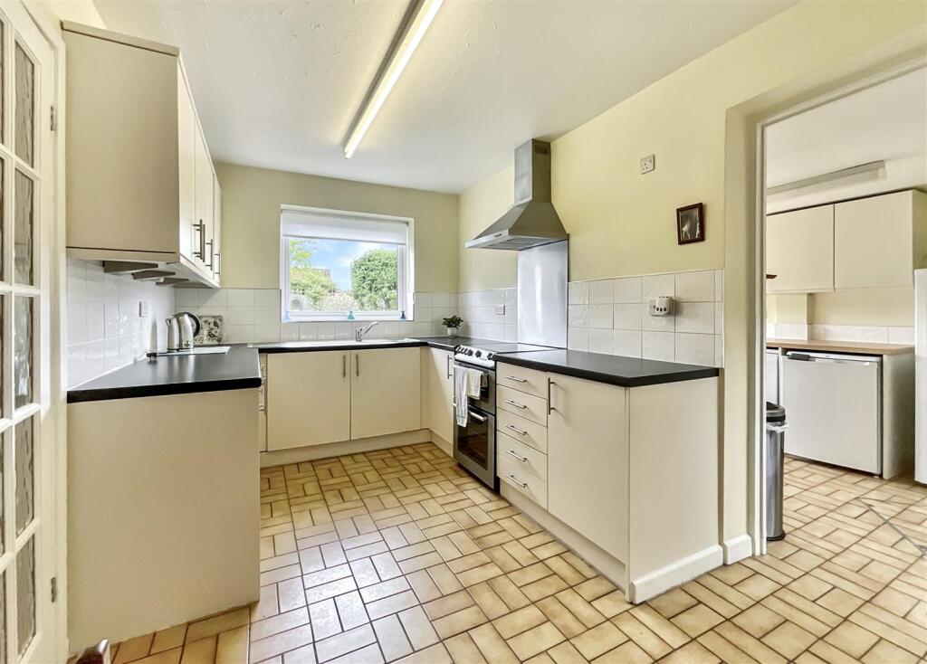 Partridge Way, Cirencester - View 5