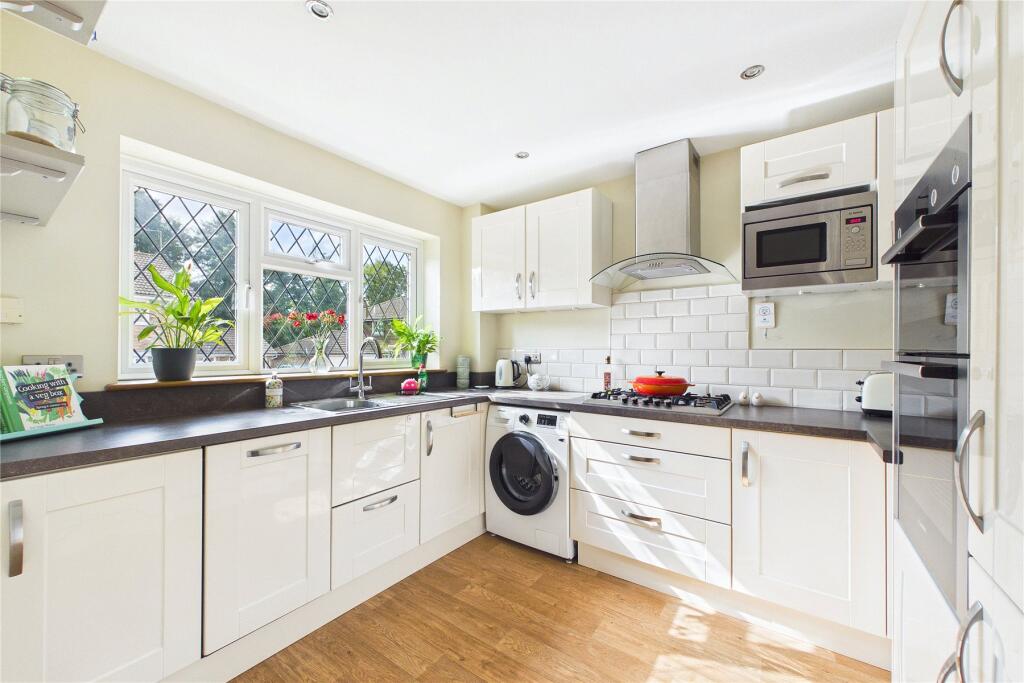 House in Surrey Heath, Lightwater, Windlesham - View 3