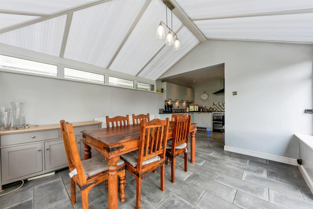 House in South Kesteven, Grantham - More