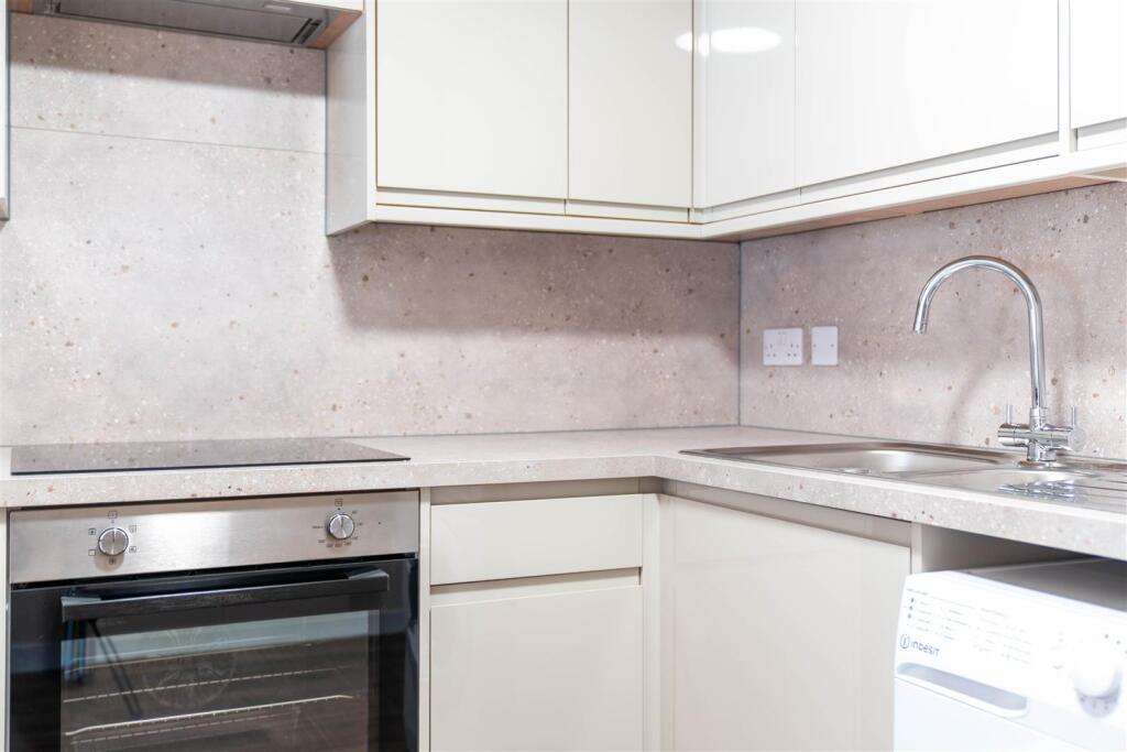 Apartment in Perth - View 5