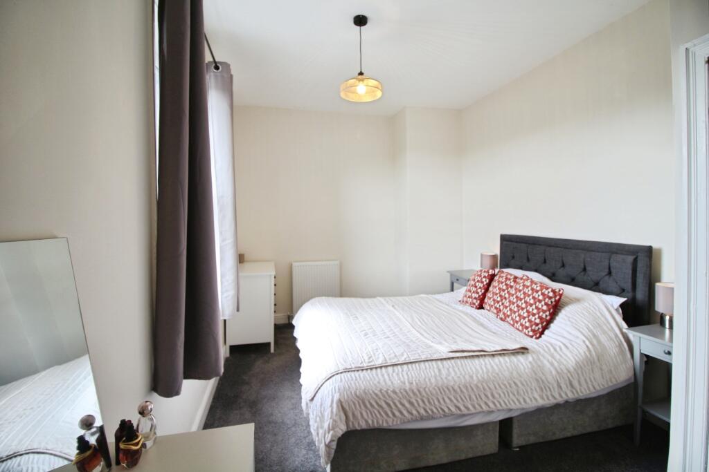 House in Kirklees, Thornhill Edge, Thornhill Lees - More