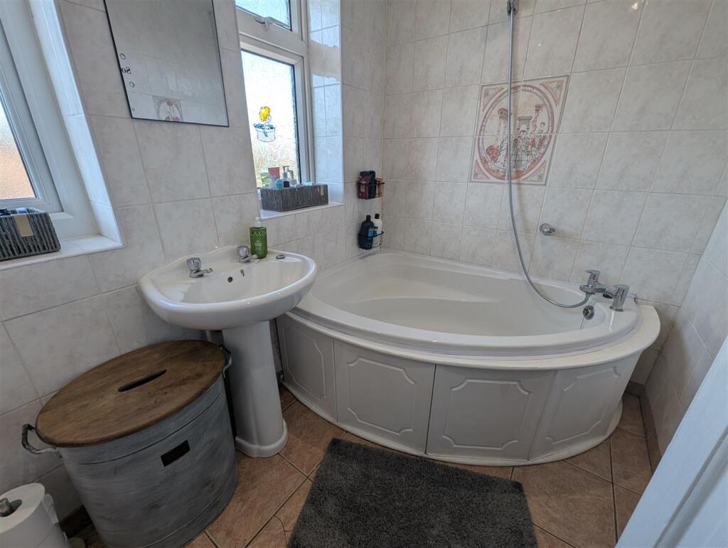House in Darlington, Eastbourne - View 5