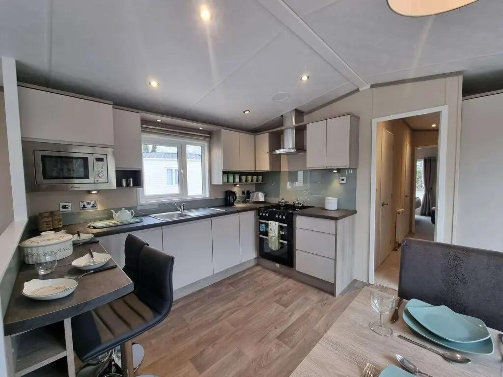 2022 Pemberton Rivington, Solent Breezes Holiday Park, Warsash, Southampton, Hampshire, SO31 9HG - View 4