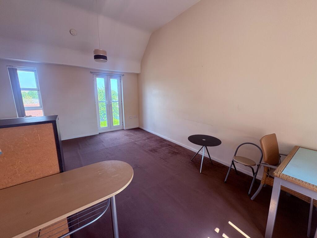 Apartment in Lincoln, Lincolnshire - View 3