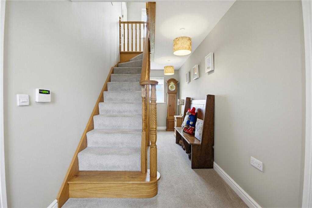 Additional image 8 of Oxford Road, Gomersal, BD19