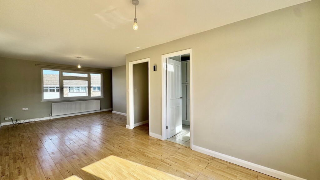 Speen Hill Close, Newbury, RG14 1QR photo 4