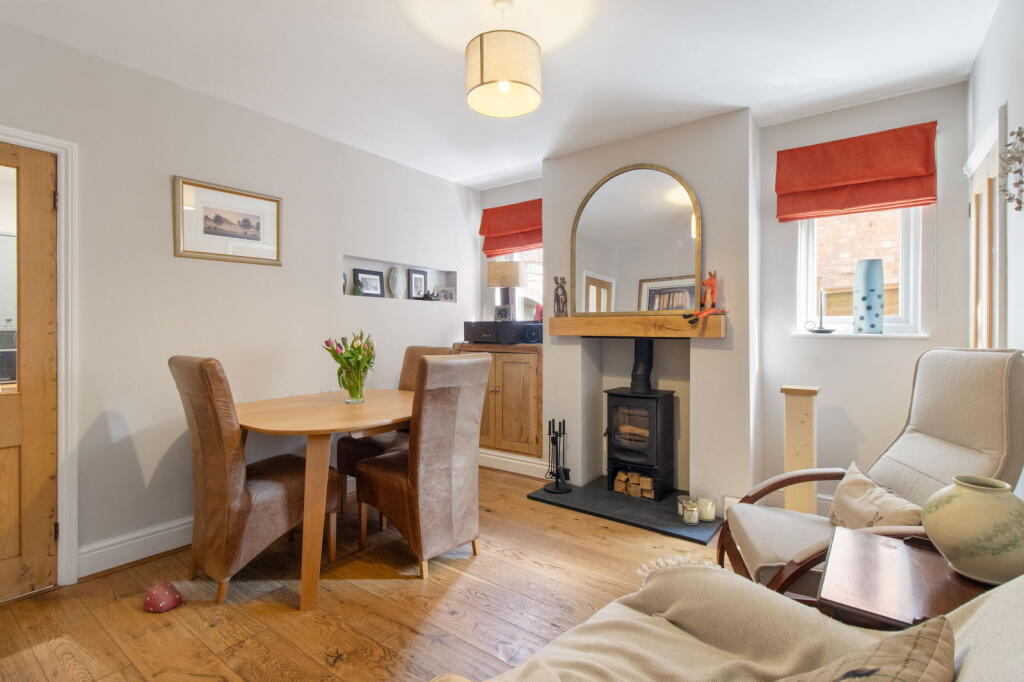 Chester Place, Malvern, Worcestershire, WR14 photo 4
