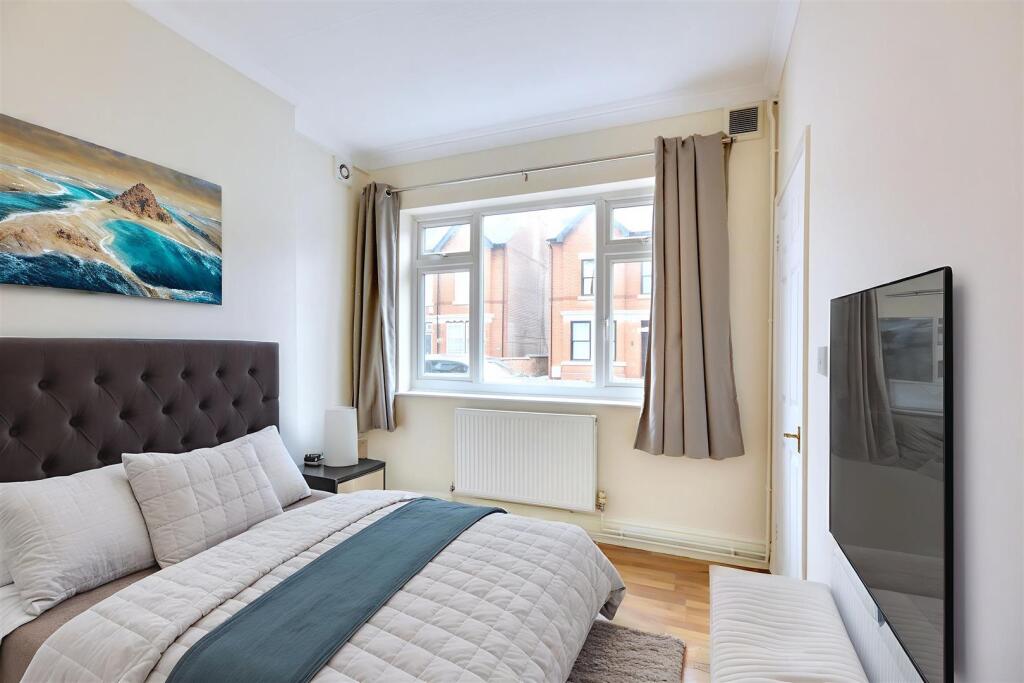 College Street, Long Eaton photo 3