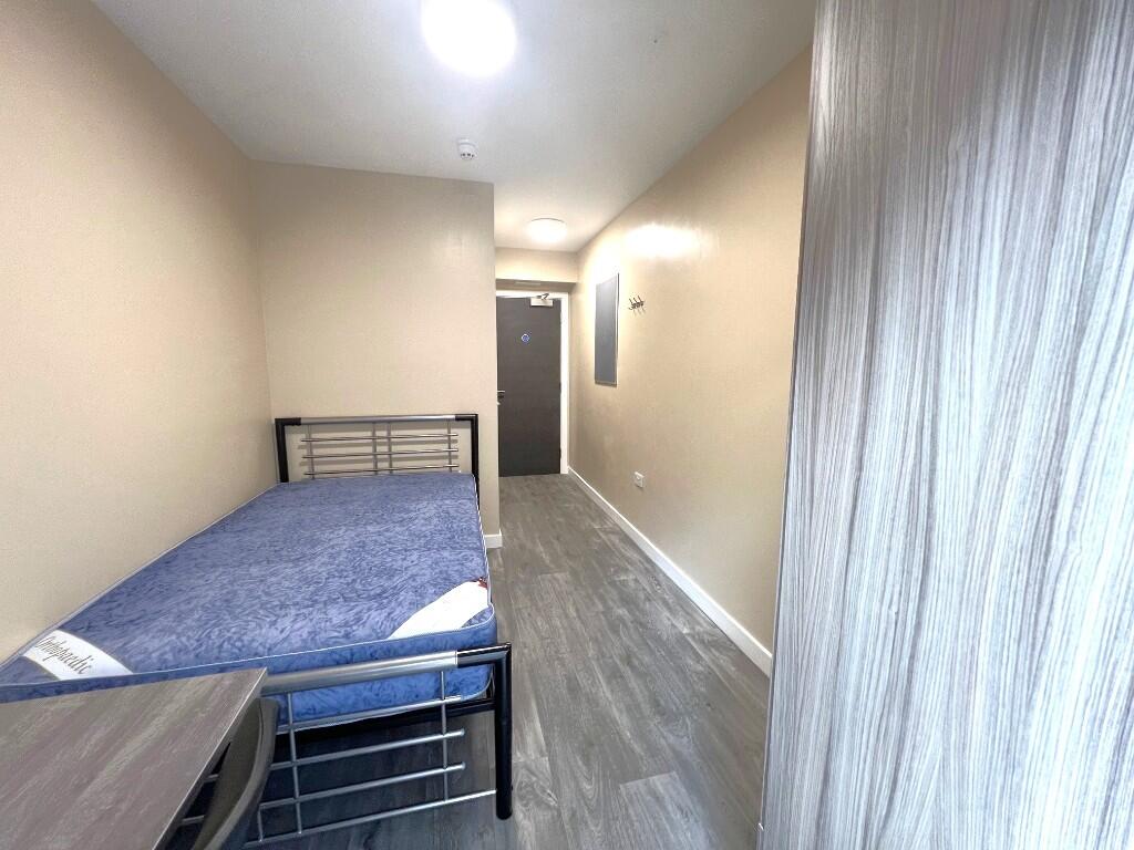 4 bedroom flat for rent
