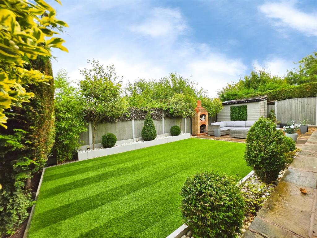 House in Staffordshire Moorlands, Knowle Style, Biddulph - View 2