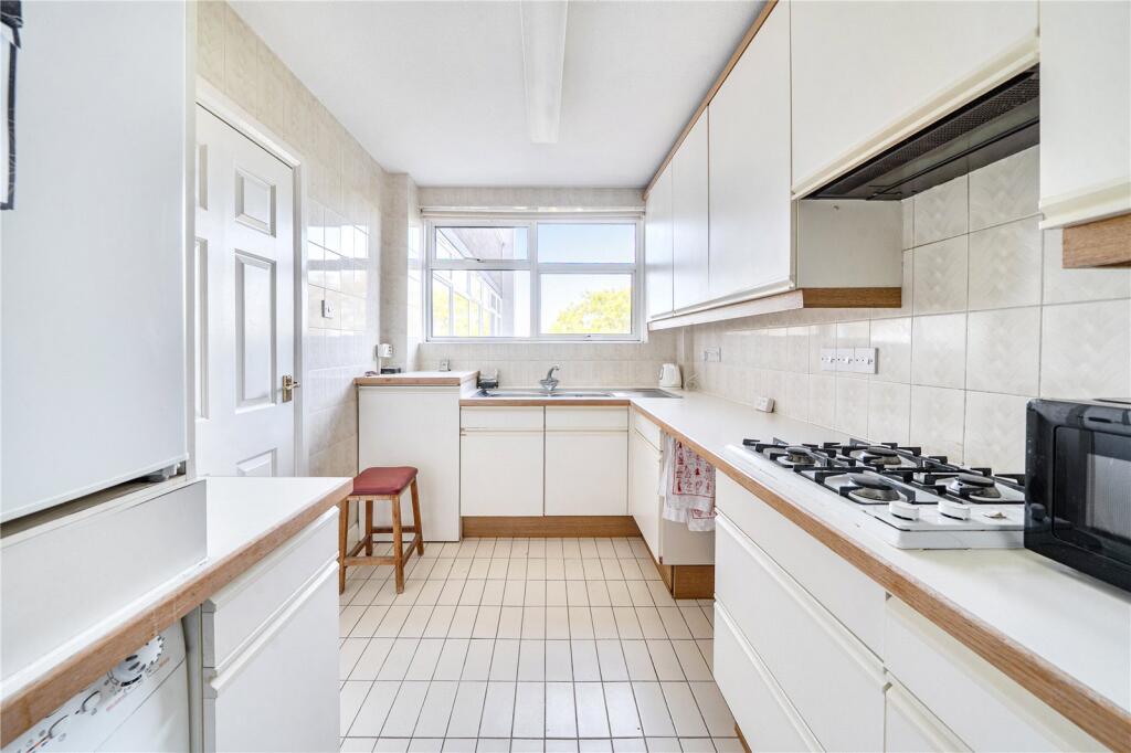 Apartment in London - View 4