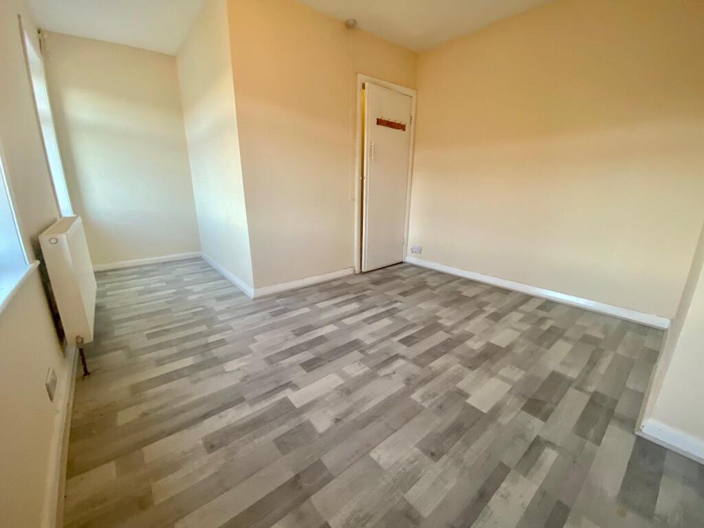 House in Huddersfield - View 4