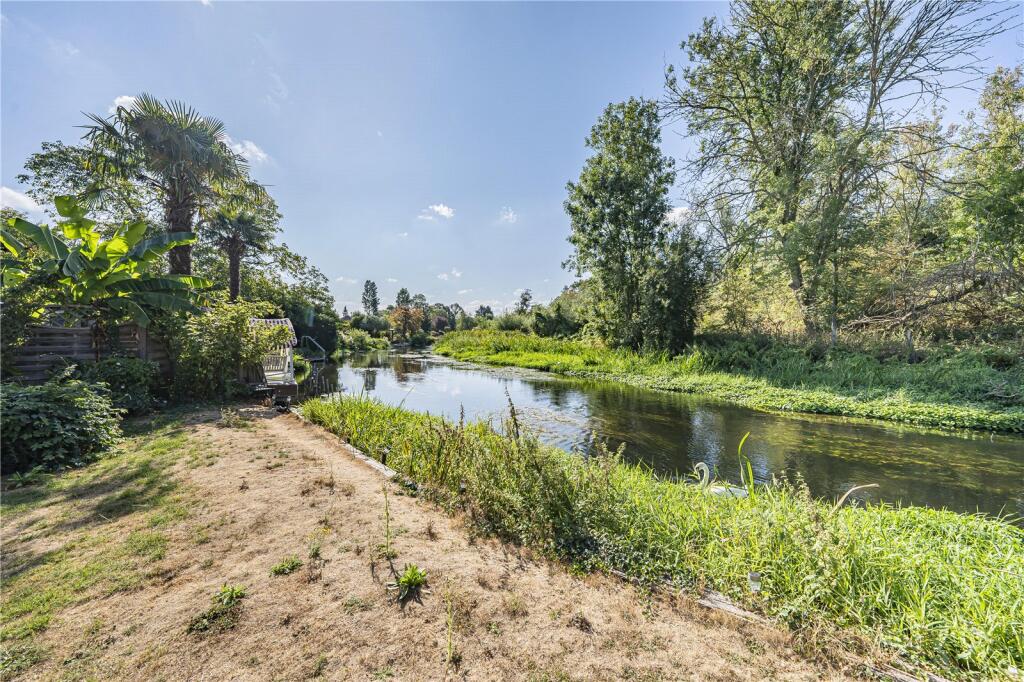 House in Southall - View 5