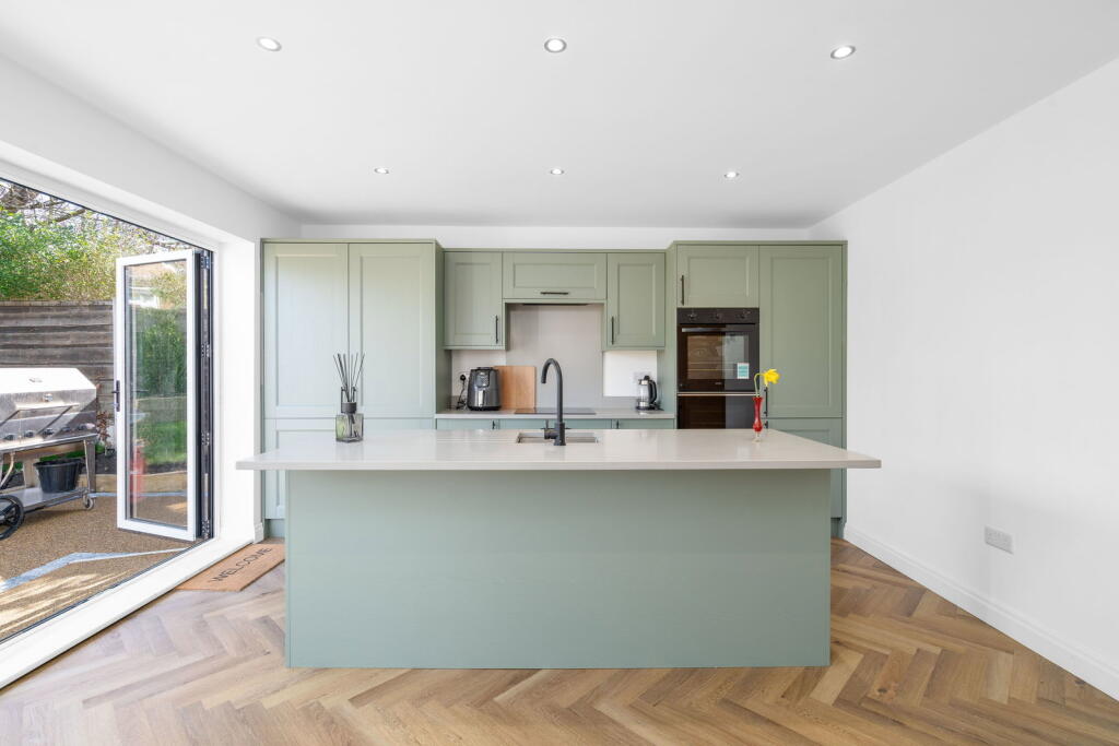 Denefield Close, Marple Bridge - View 5