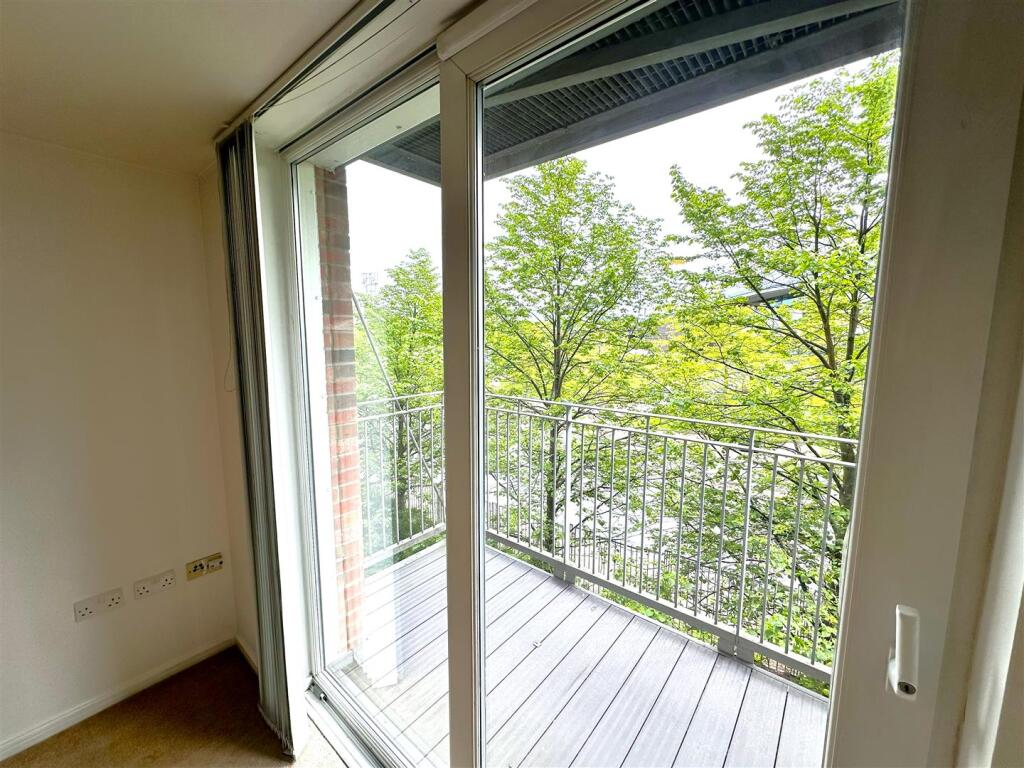 Apartment in Manchester - View 5
