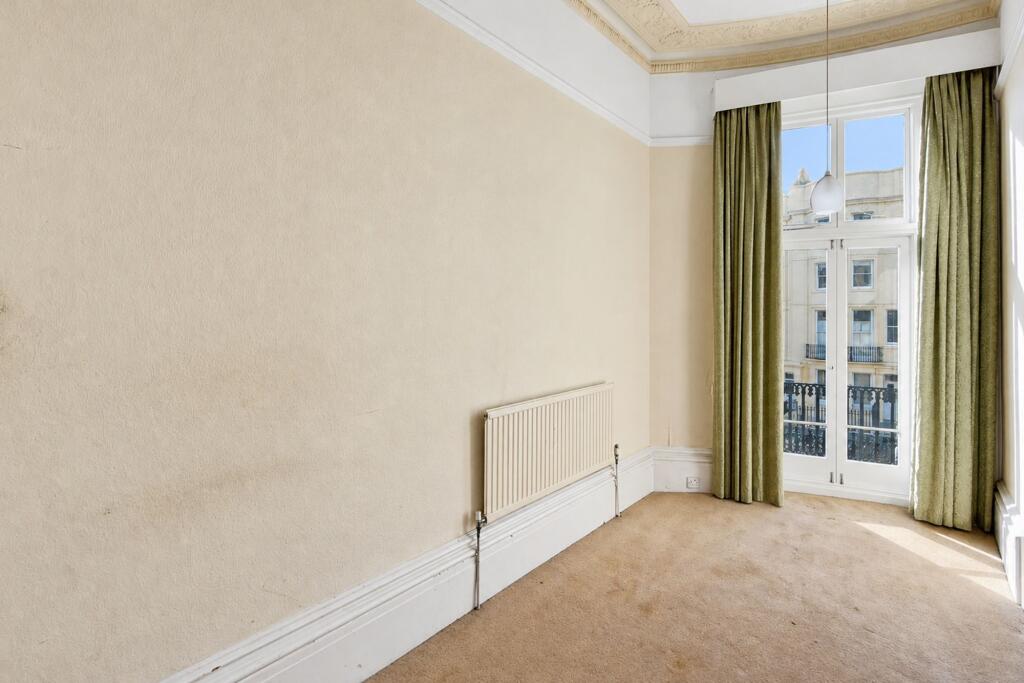 Apartment in Hove, Brunswick - More
