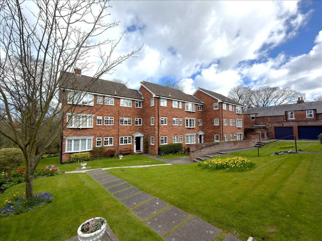 4-bed flat on St Oswald's Court, Queen Street, Filey, £157,500