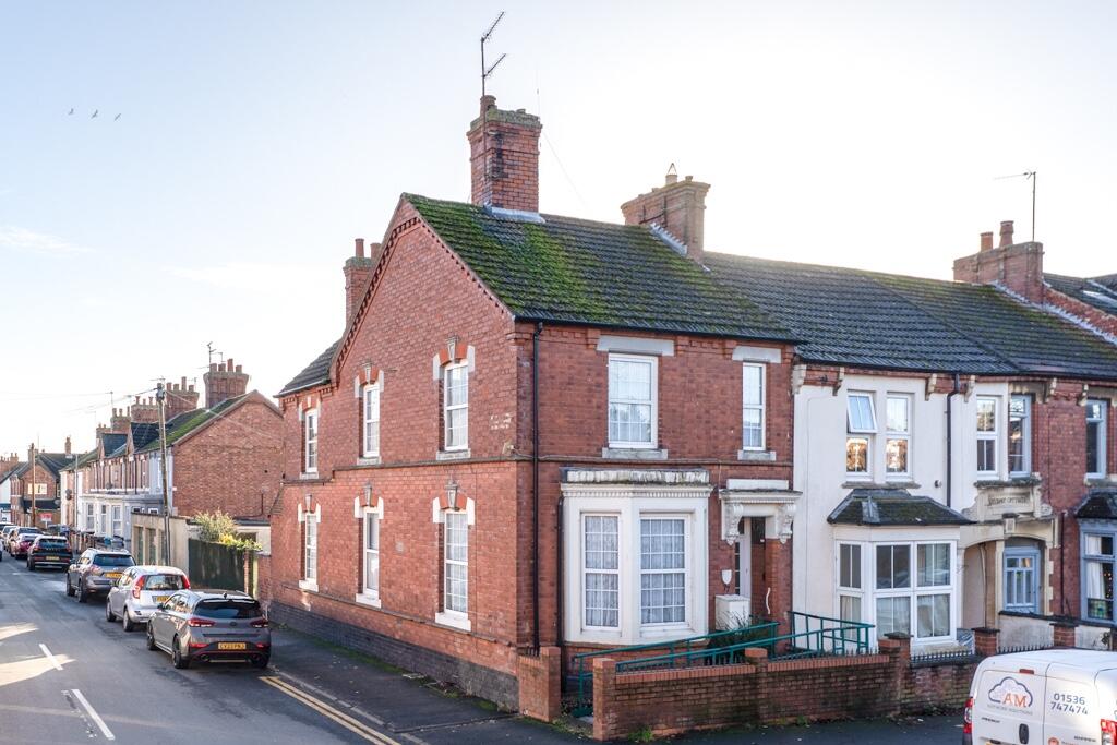 Main image of property: NN15 Broadway, Kettering