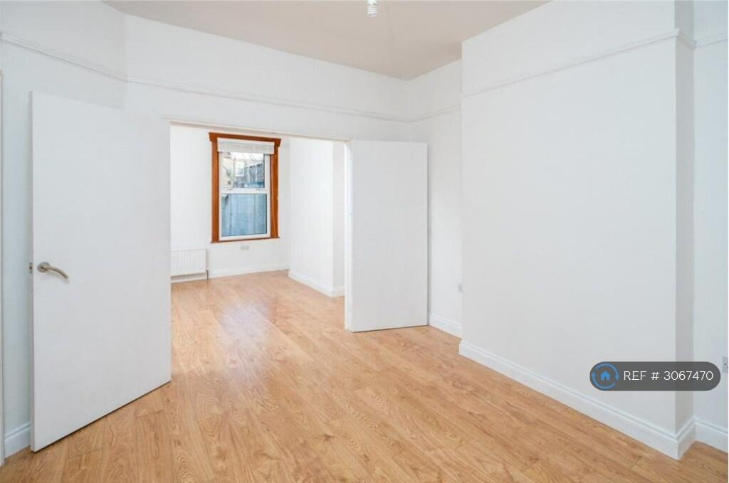 House in London, Upton Park - View 5