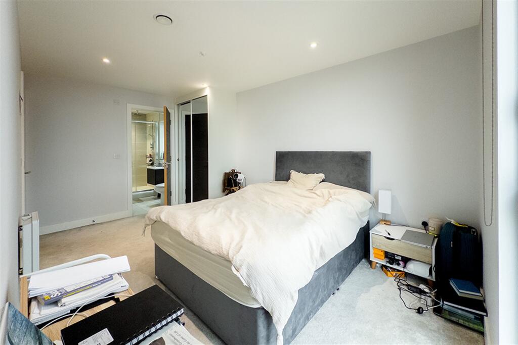 Apartment in Manchester - More