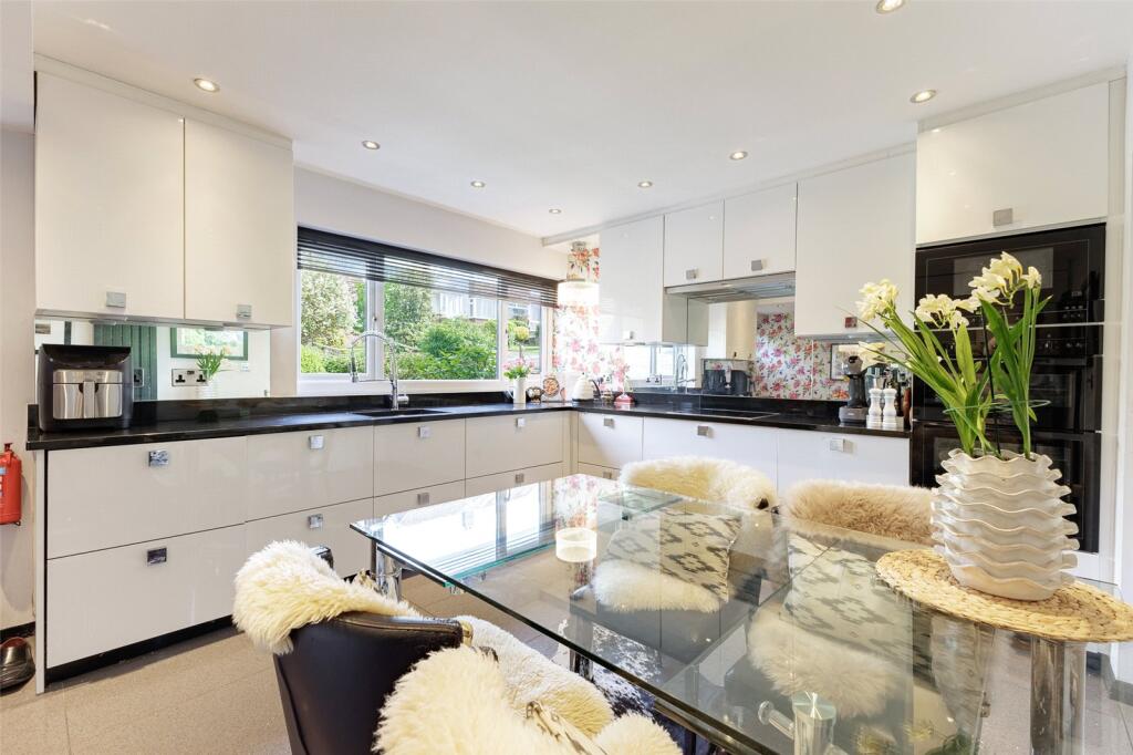House in Cardiff, Lakeside, Cyncoed - View 4
