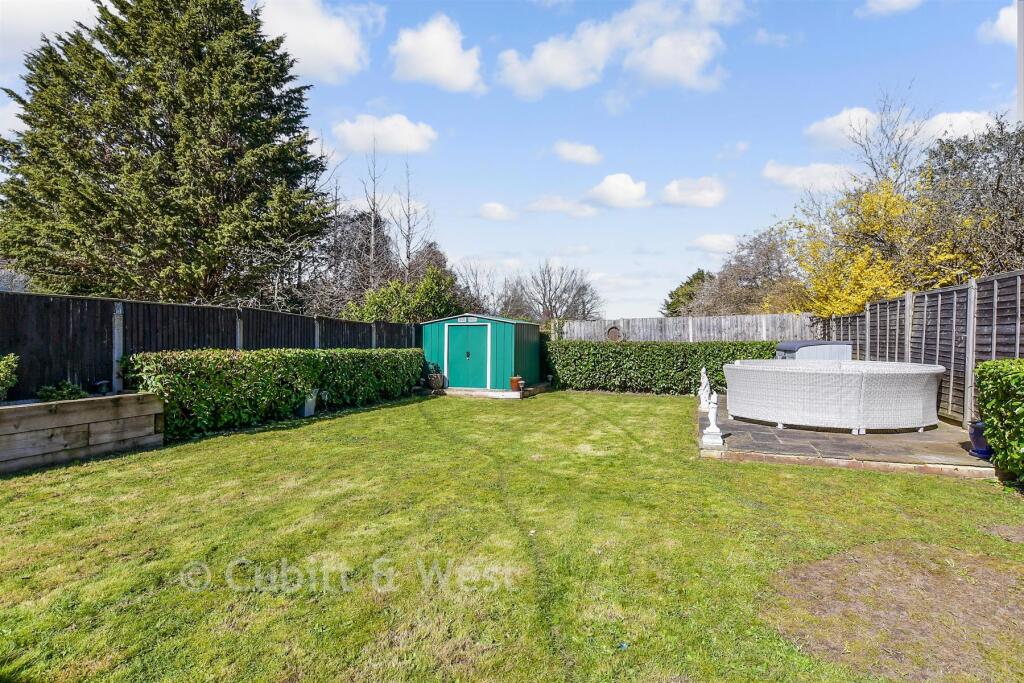 House in London - View 2