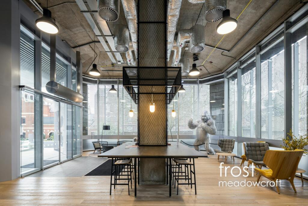 Lobby 180.jpg