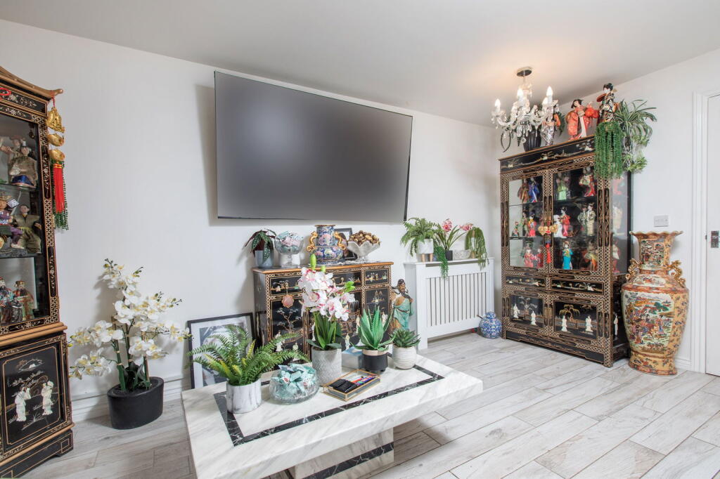 Clarendon Close, Little Stanion, Corby, NN18 8DD photo 3