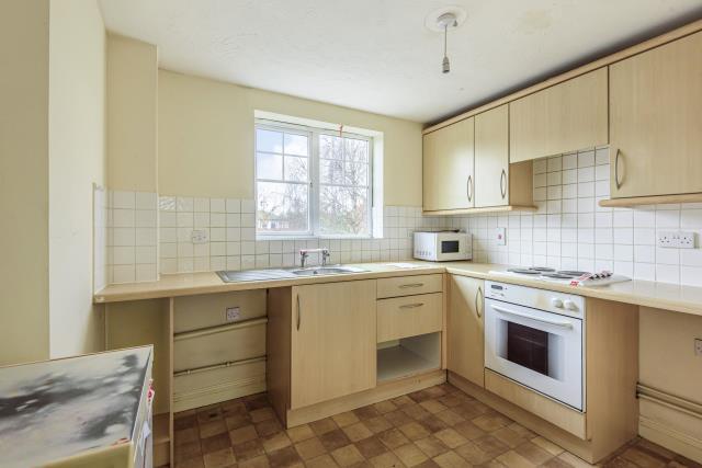 Windsor Court, Newbury - View 4