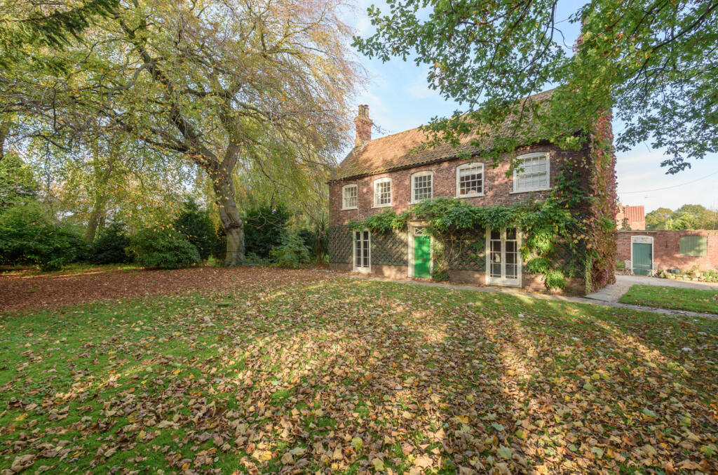 Main image of property: Howe Lane, Goxhill, Barrow-Upon-Humber, North Lincolnshire, DN19