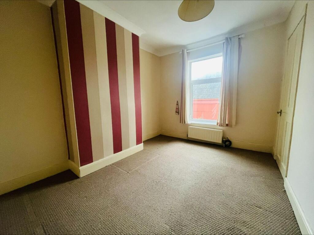 House in Northampton, Semilong - More