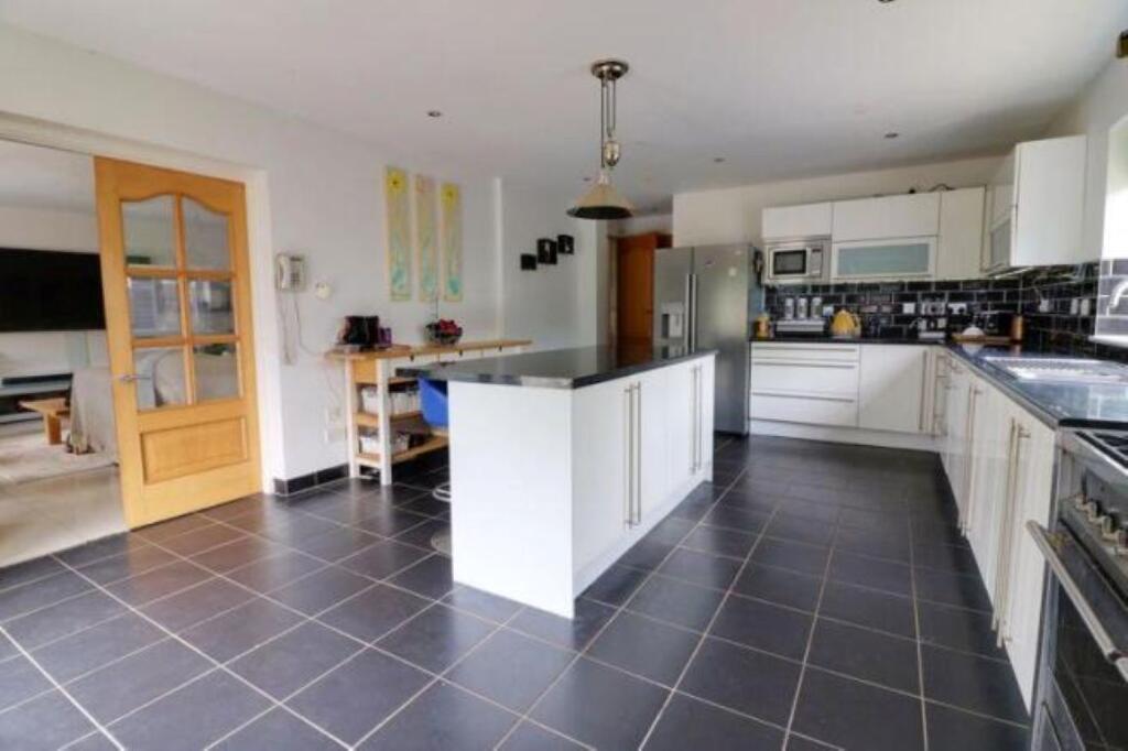 Padnell Road, Waterlooville photo 3
