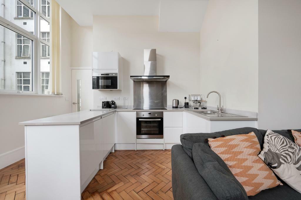 Apartment in Salford, Greater Manchester - View 3