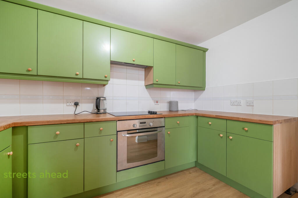 Apartment in Croydon - View 2