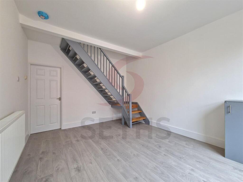 House in Leicester, West End - View 5