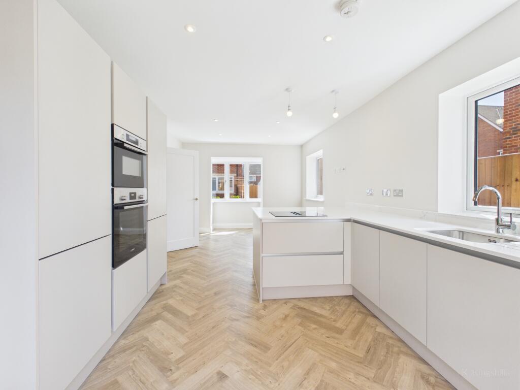 The Clover, Jubilee Mews, Downley photo 4