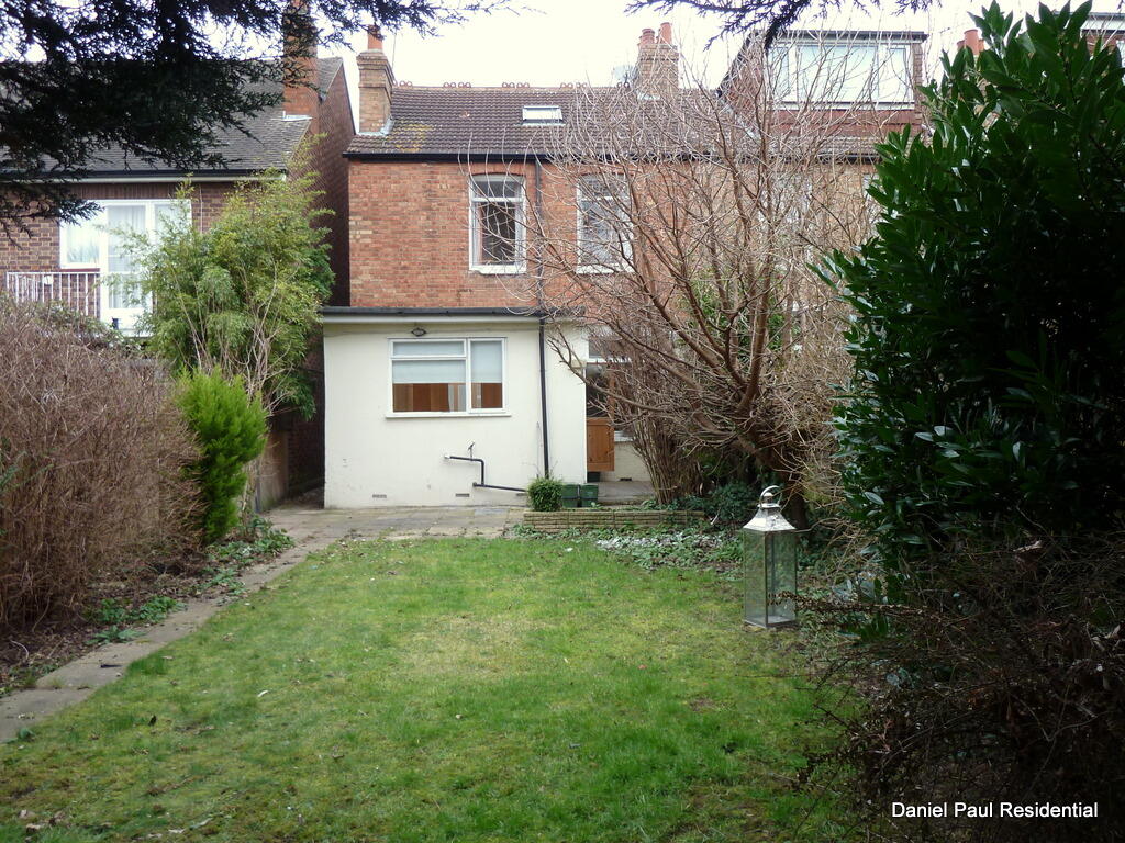 House in London - View 3