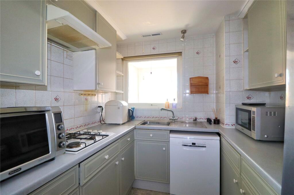 House in Woking, Surrey - View 4