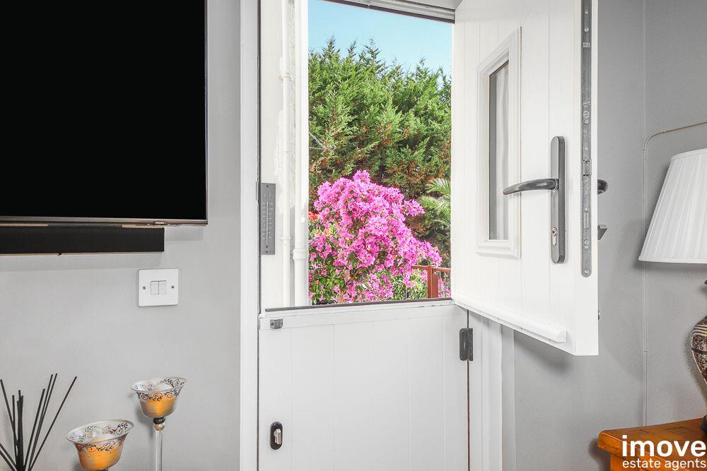 Apartment in Torquay, Upton - View 3