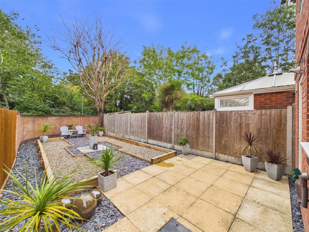 House in Worcester, Lyppard Grange, Warndon - View 3