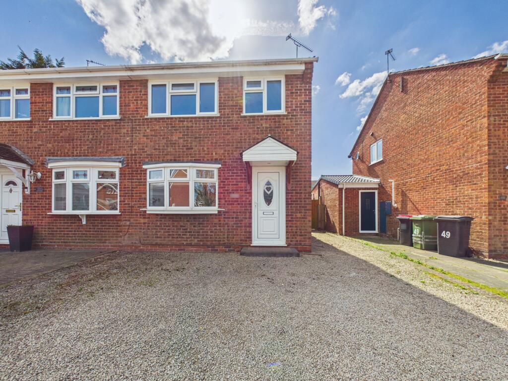 Main image of property: Charnwood Drive, Hartshill, CV10