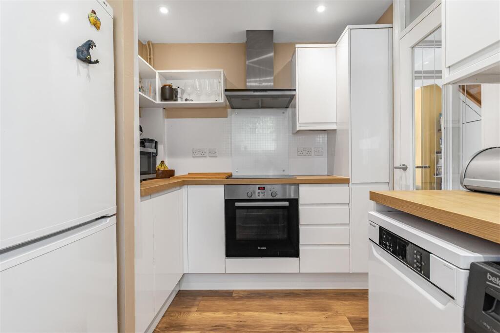 Apartment in Cambridge, Chesterton - View 4