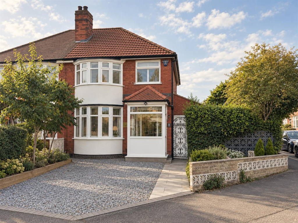 3-bed semi-detached on Francis Avenue, Leicester, £299,999